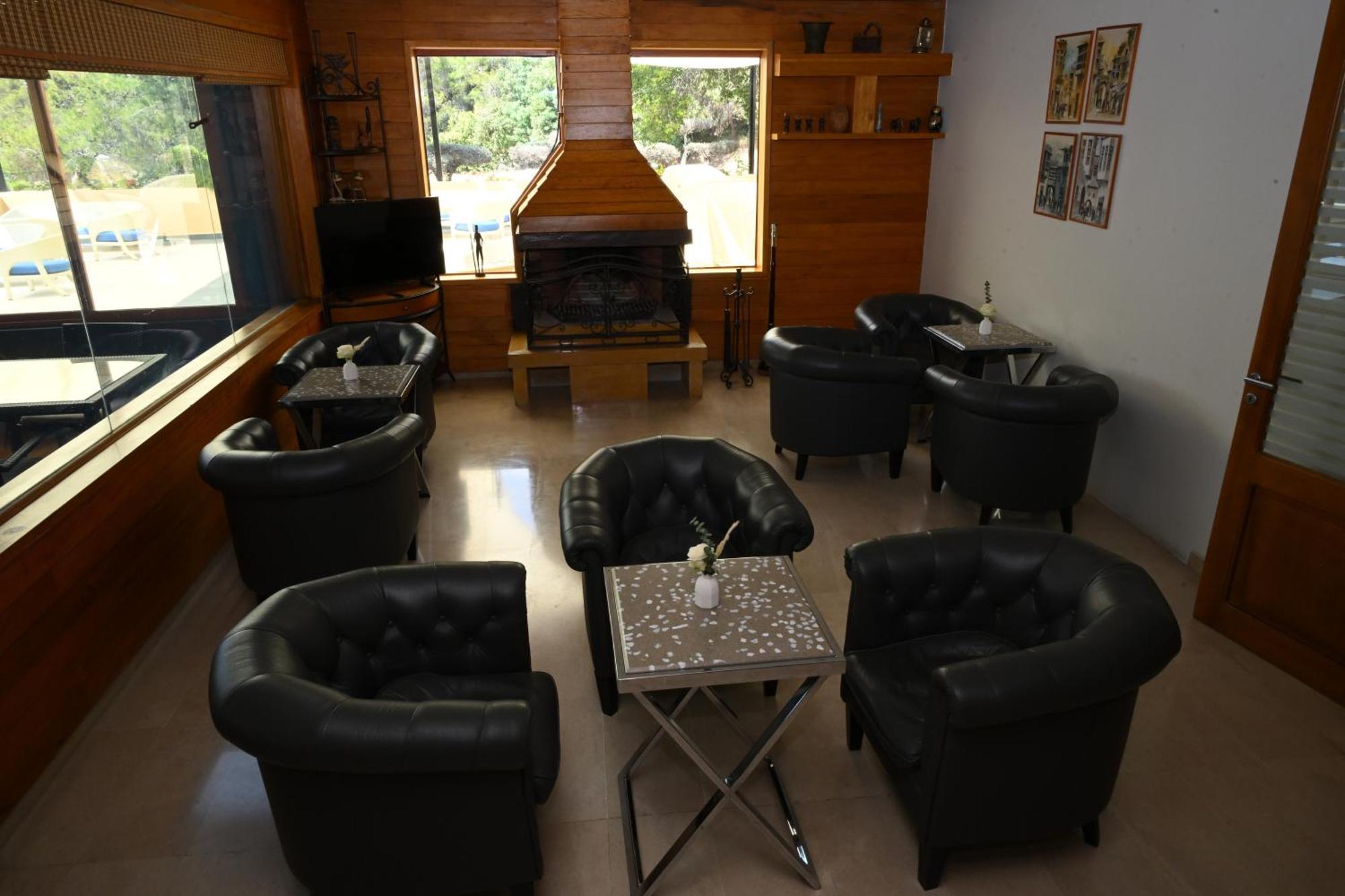蒙特维酒店 Beit Mery 外观 照片